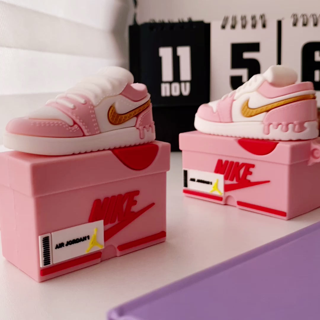 ICECREAM AIR POD SILICON CASE。 Amazon.com: elago Ice Cream AirPods Case with Keychain